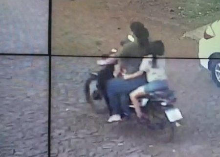Menina de 3 anos morre ap&oacute;s cair de motocicleta com m&atilde;e e irm&atilde;