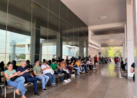 Para evitar tr&acirc;nsito, candidatos do "Enem dos Concursos" chegam 3 horas antes