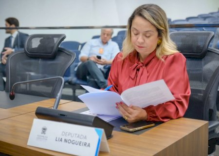 Lia Nogueira pede retomada de obra paralisada há mais de dois anos em Deodápolis