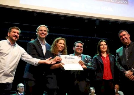 Visita de ministras m&iacute;ngua entre parlamentares