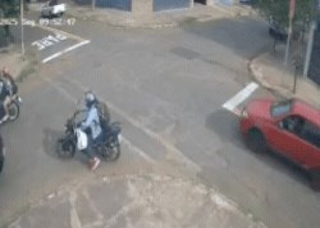 Desvio por obra no Trevo Imbirussu trava entrada de casas e causa transtornos