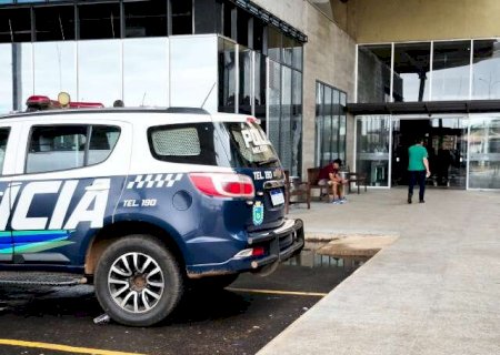 Pol&iacute;cia interdita shopping em Campo Grande por suspeita de furto em joalheria