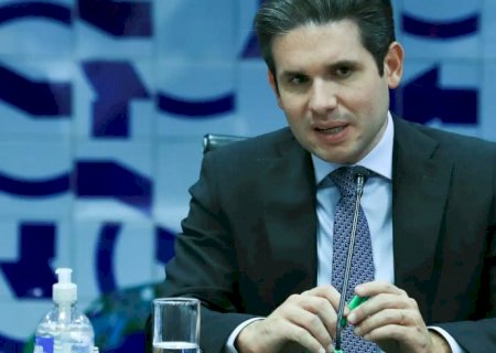 Hugo Motta confirma para hoje votação de isenção do Imposto de Renda