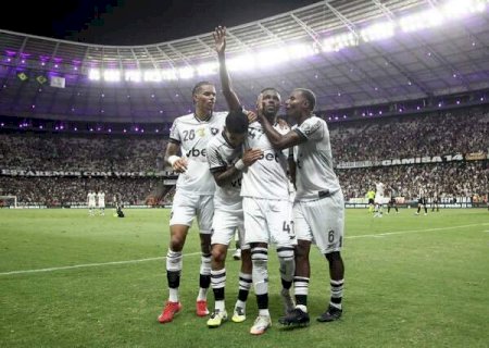 Botafogo vence Cear&aacute; por 2 a 0 e se mant&eacute;m na briga pelo G-4 do Brasileir&atilde;o
