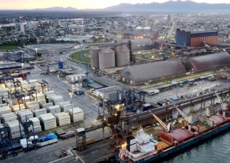 Porto de Paranaguá é concedido ao Consórcio Canal Galheta Dragagem