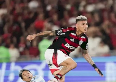 Carrascal decide no fim e garante vit&oacute;ria do Flamengo sobre o Racing