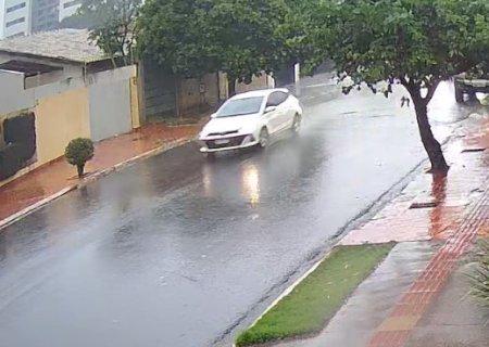 Outubro come&ccedil;a com chuva e risco de tempestade em Campo Grande