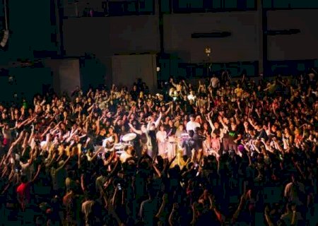 Pentecostais atraem jovens e impulsionam salto de 43% de evang&eacute;licos em MS