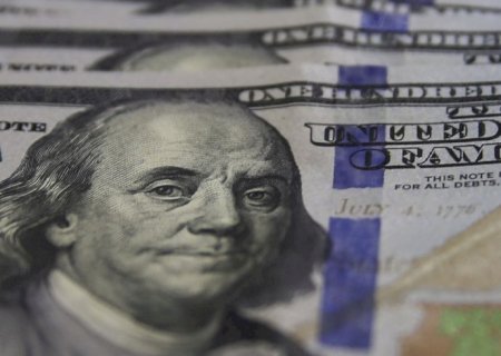 Bolsa volta a bater recorde e tem maior alta em 15 meses em novembro
