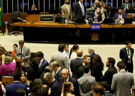 Câmara aprova projeto que dificulta abortos legais em crianças