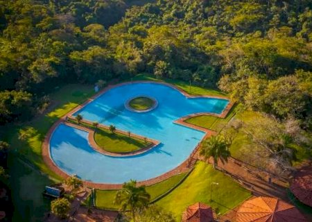 Prefeitura desiste de servi&ccedil;o de hotel, mas quer limpar piscinas por R$ 538 mil