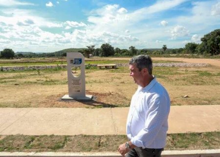 No interior, Riedel entrega obras e participa do encerramento do Jap&atilde;o Fest
