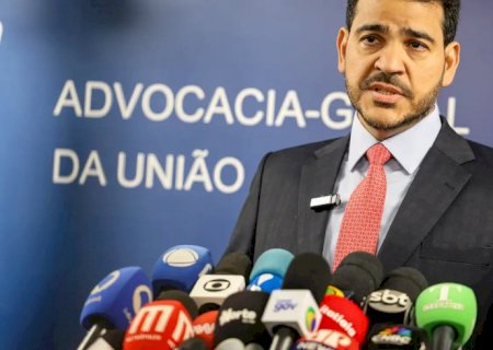 Lula indica Messias para vaga de Barroso no STF