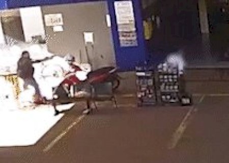 Ex que perseguiu e atirou contra mulher em posto de gasolina vai a j&uacute;ri popular