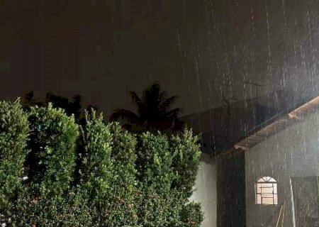 Campo Grande registra chuva em diversos bairros na noite desta quarta