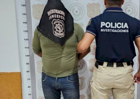 Suspeito de roubo a farm&aacute;cia e caixa eletr&ocirc;nico &eacute; preso em &ocirc;nibus