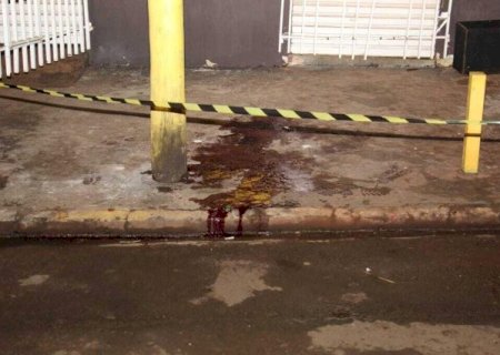 Homem &eacute; baleado no estacionamento de mercado no Aero Rancho