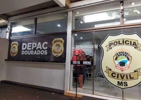Homem armado com faca é preso por perseguir jovem e ameaçar família