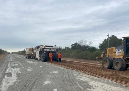 Estiagem acelera pavimenta&ccedil;&atilde;o da Rota Bioce&acirc;nica no Chaco paraguaio