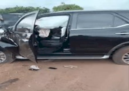Caminhonete furtada em SC bate em Dodge Ram ap&oacute;s persegui&ccedil;&atilde;o na fronteira