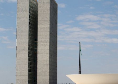 Buscas da PF na Câmara têm como alvo ex-assessora de Lira
