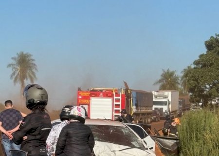 Acidente na BR-267 deixa uma mulher morta e bloqueia totalmente o trânsito em Maracaju
