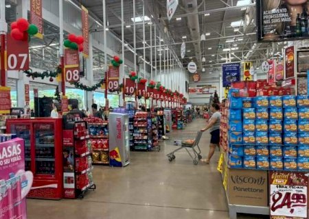 Movimento cai no almo&ccedil;o e surpreende quem foi ao mercado na v&eacute;spera de Natal