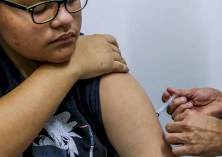 Jovens de 15 a 19 anos podem se vacinar contra HPV até junho de 2026