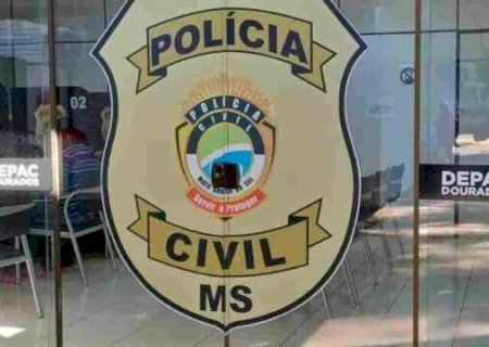Homem atira na pr&oacute;pria m&atilde;o durante limpeza de arma