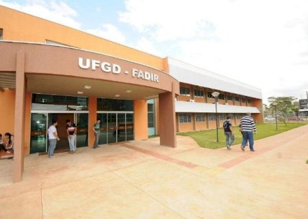 Falta de op&ccedil;&atilde;o para g&ecirc;nero n&atilde;o bin&aacute;rio na matr&iacute;cula leva universidade ao MPF