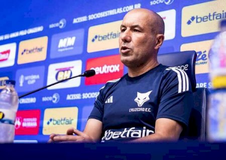 Cruzeiro demite Leo Jardim e abre negocia&ccedil;&atilde;o com Tite ap&oacute;s elimina&ccedil;&atilde;o