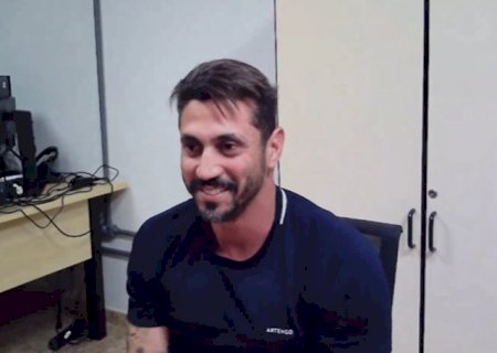 Policial preso recebendo dinheiro de contrabando tem liberdade negada