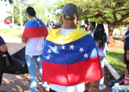 Em ato, venezuelanos cobram transi&ccedil;&atilde;o transparente ap&oacute;s pris&atilde;o de Maduro