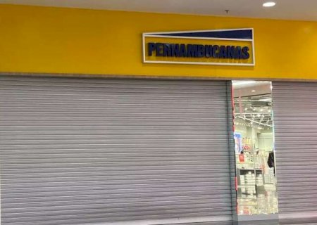 Loja de shopping fecha ap&oacute;s vazamento de &aacute;gua afetar ilumina&ccedil;&atilde;o