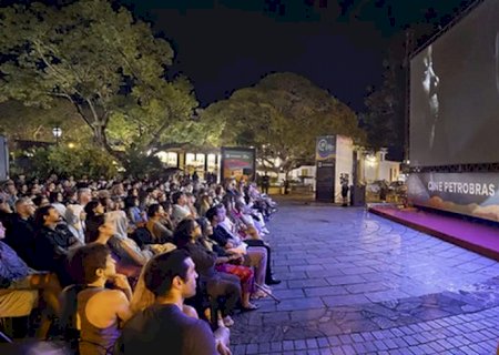 Abertura da Mostra de Tiradentes celebra Karine Teles e Júlio Bressane