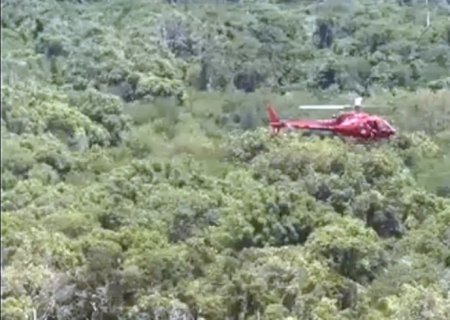 Helicóptero cai na zona oeste do Rio e deixa três pessoas mortas