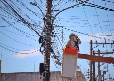 Provedoras de internet processam Energisa por cobran&ccedil;a abusiva no uso de postes