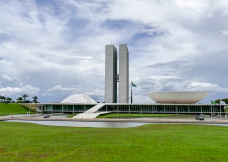 Congresso libera pagamento de benef&iacute;cios retroativos a servidores