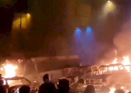 Com manifestações na capital, Irã corta internet e cancela voos