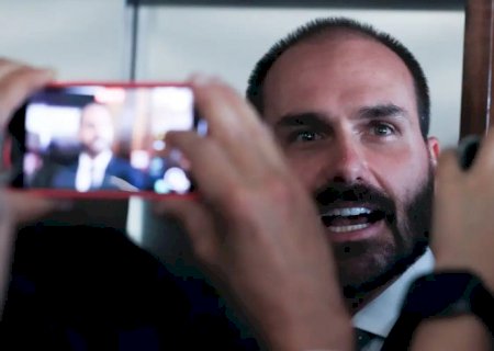 PF determina retorno imediato de Eduardo Bolsonaro a cargo de escrivão