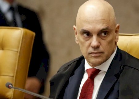 Moraes autoriza visitas de filhos e enteada a Bolsonaro