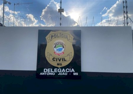 Professor é preso acusado de abusar de alunas de sete anos de idade