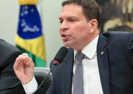 Governo brasileiro entrega pedido de extradição de Ramagem aos EUA