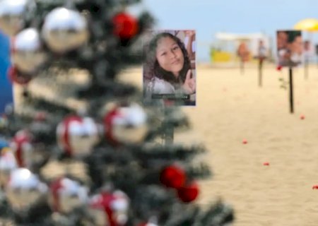 "Carinhoso, sorridente, feliz", diz mãe sobre filho morto por PMs
