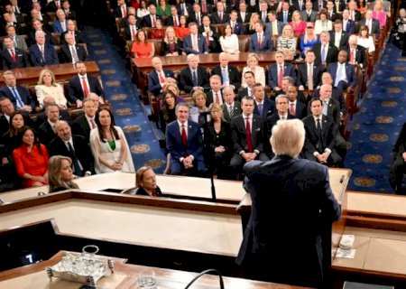 Trump proclama "era de ouro" em discurso sobre estado da União