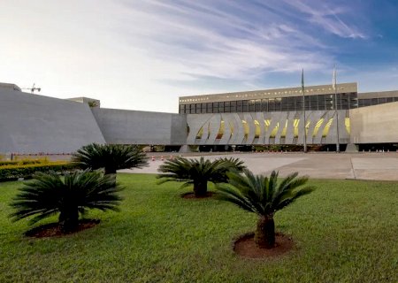 STJ afasta cautelarmente ministro acusado de importunação sexual