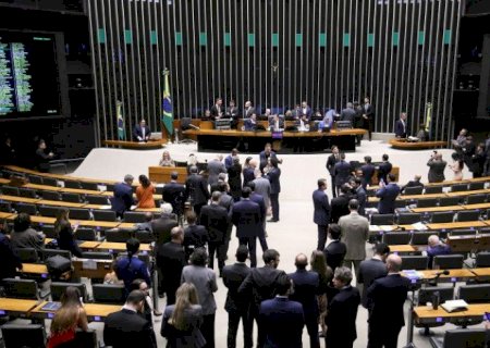 Plenário aprova reestruturação de carreiras dos servidores da Câmara e do Senado