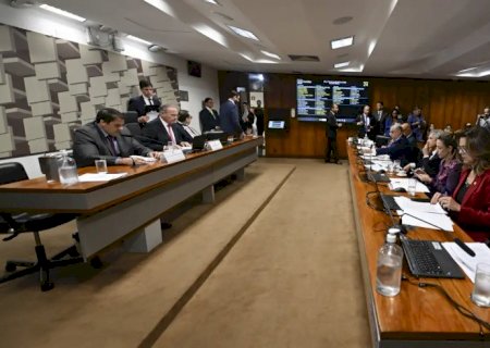 Senadores cobram CVM por suposta omissão no caso do Banco Master