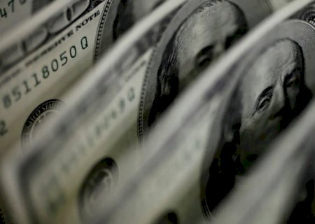 Bolsa bate recorde e dólar cai para R$ 5,17 com fim de tarifaço
