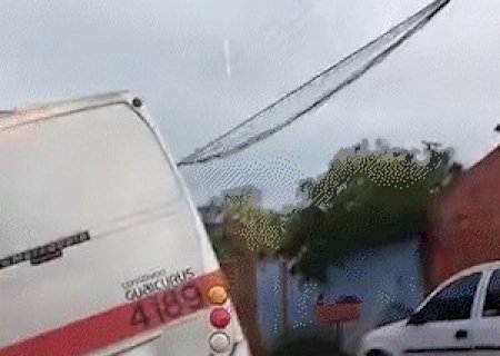 Moradores da Vila Romana enfrentam pesadelo com &ocirc;nibus atolados ap&oacute;s chuvas